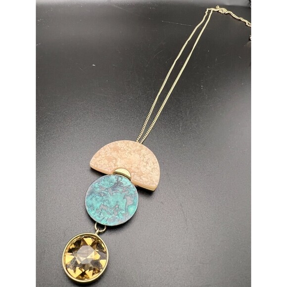 Geometric Pendant Necklace - Picture 5 of 8